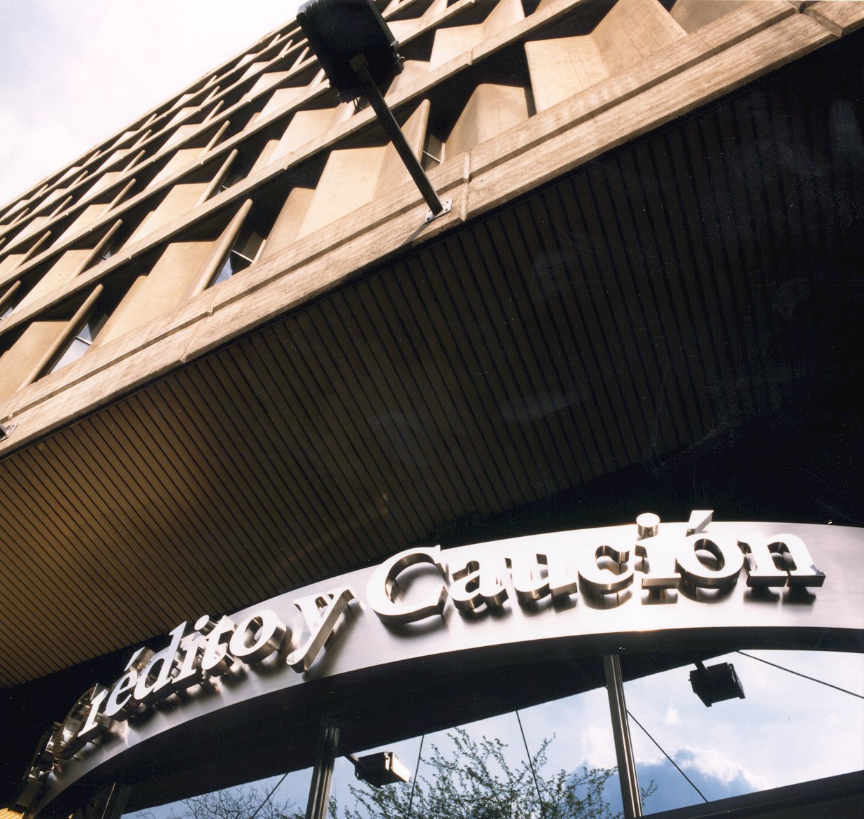 SERRA & NAVARRO CONSULTORES SL